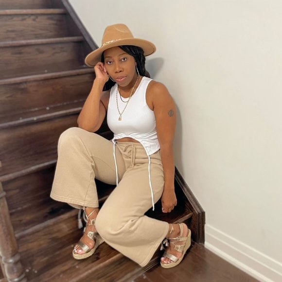 (NWT) Keyhole Tie-Up Sleeveless Top - White - Picture 2 of 7